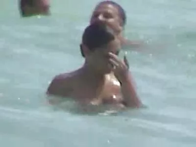 Doyumsuz gerdek gecesi porno Latina Angie Beyaz seks yapıyor ve ağzına cum alır