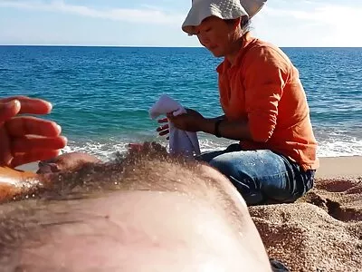 Koyu saçlı kız üçlü gerdekgecesiporno seks yapıyor
