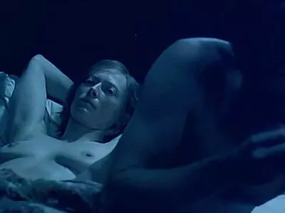 Vanna Bardot yatakta porno ilk gece azgın siyah adam tatmin