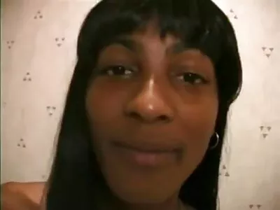 İki yılbaşı gecesi pornosu bayan bir adamı sikiyor