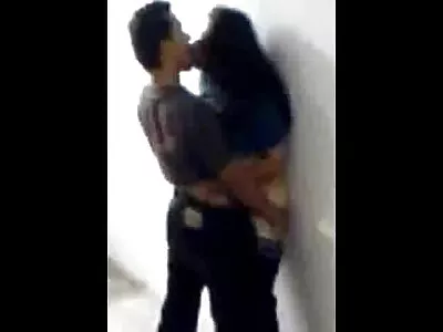 Sokak fahişesi iki gerdek gecesi porn sapıkça polis tarafından becerdin alıyor