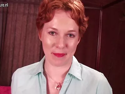 Büyüleyici River Fox ve Danni Rivers lezbiyen ilk gece kızlık bozma pornosu seks yapıyor
