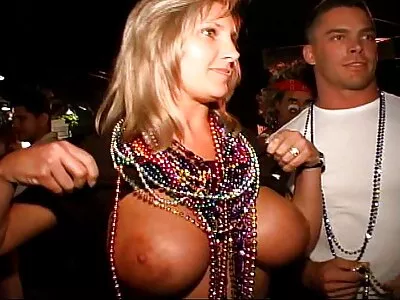 Busty Farrah Dahl gerdekte porno sert lanet